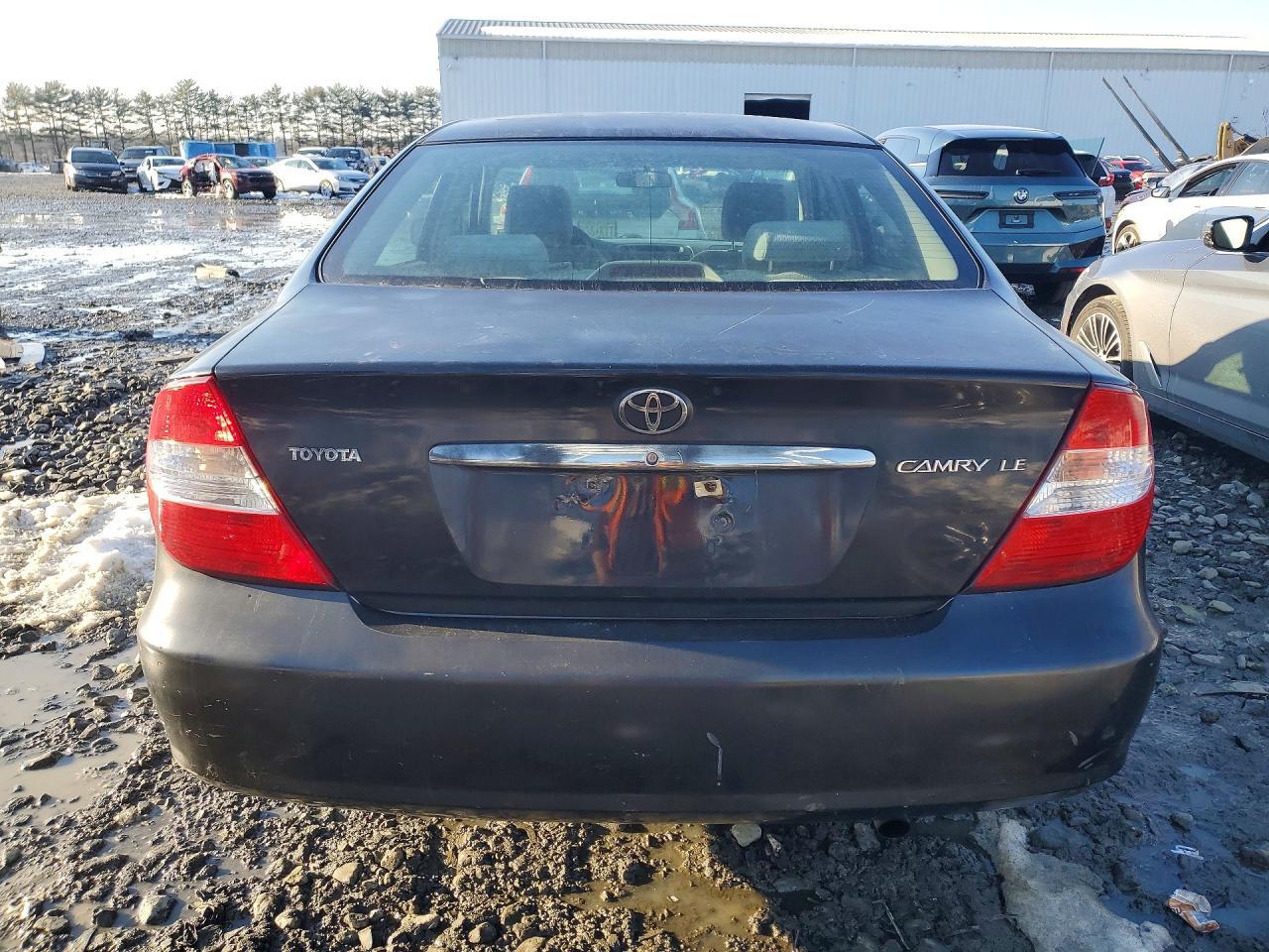 2004 Toyota Camry le
