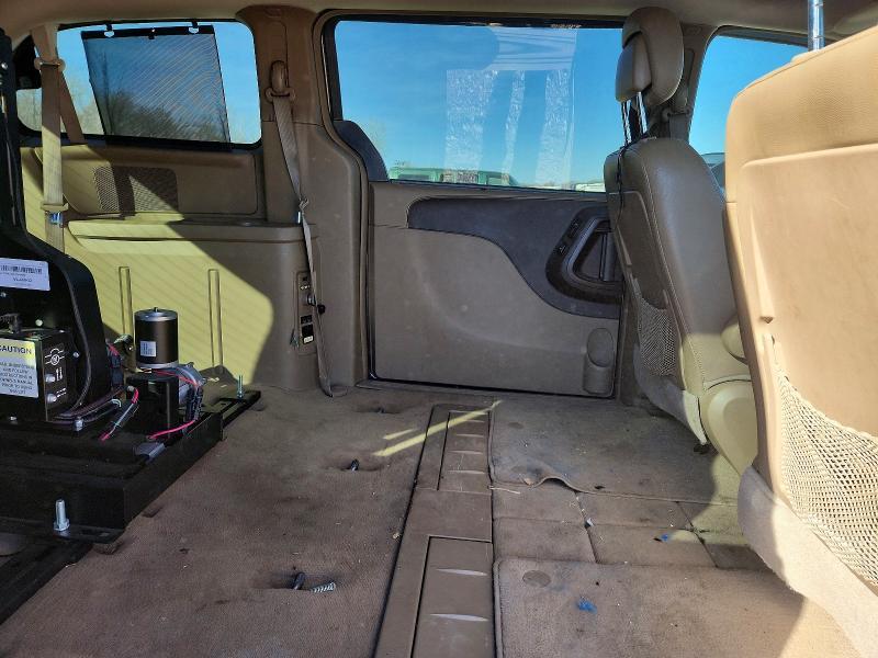 2015 Chrysler Town & Country Touring l