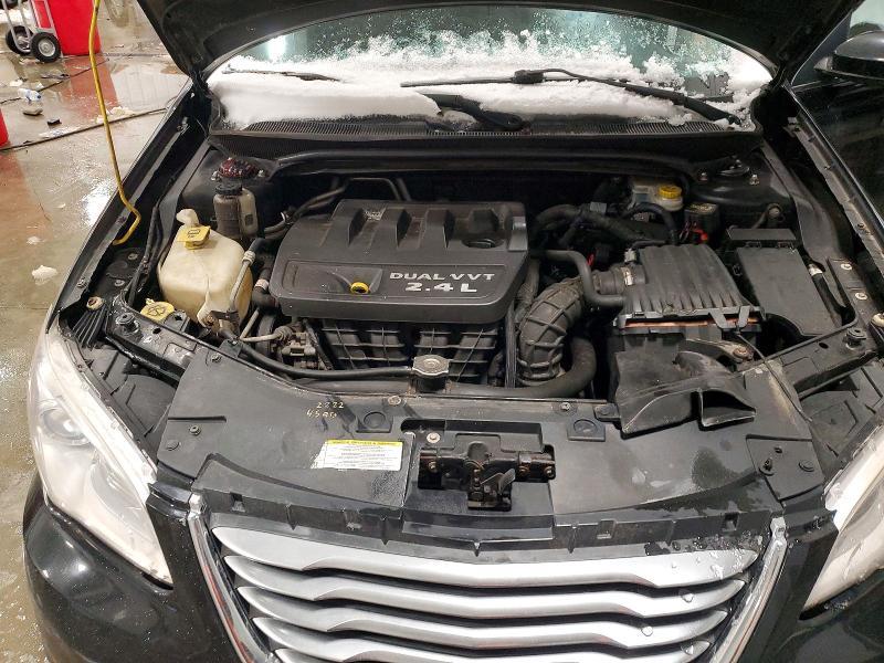 2013 Chrysler 200 s