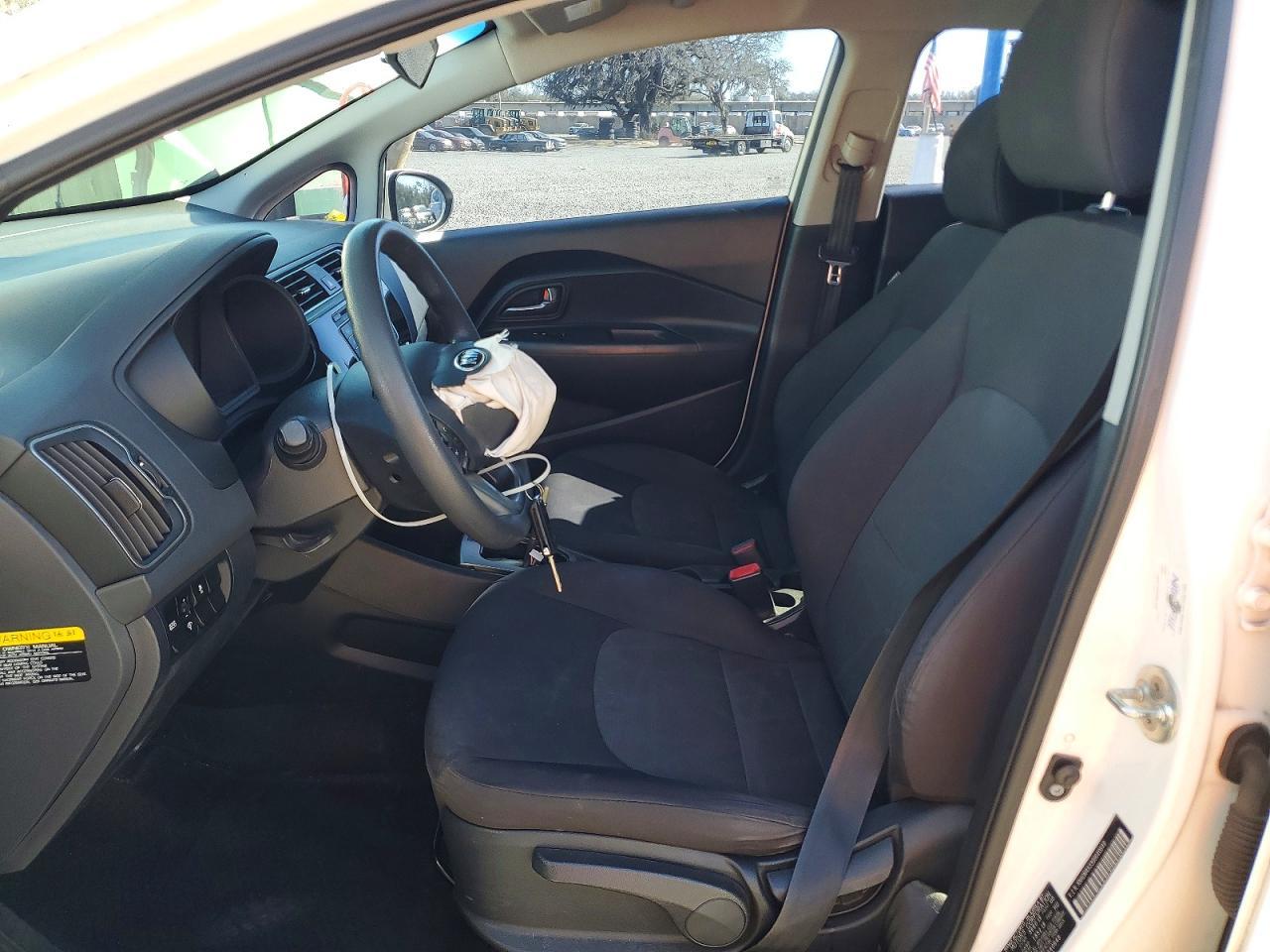 2016 KIA Rio lx