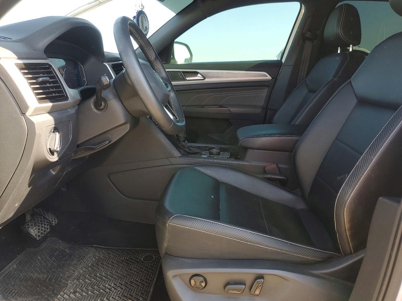 2022 Volkswagen Atlas Cross Sport se