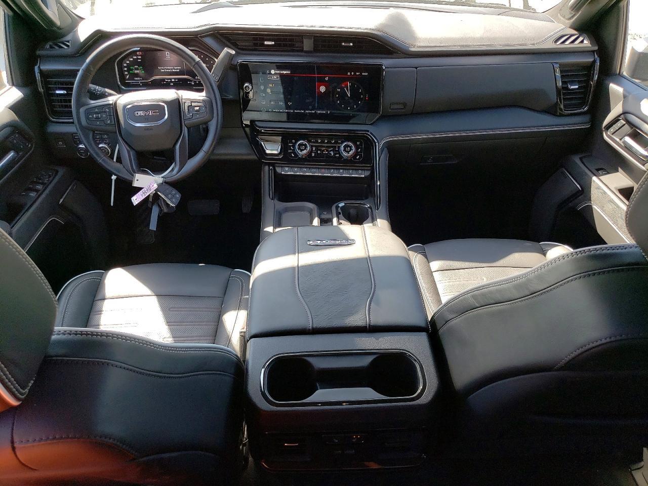 2025 GMC Sierra K2500 AT4X