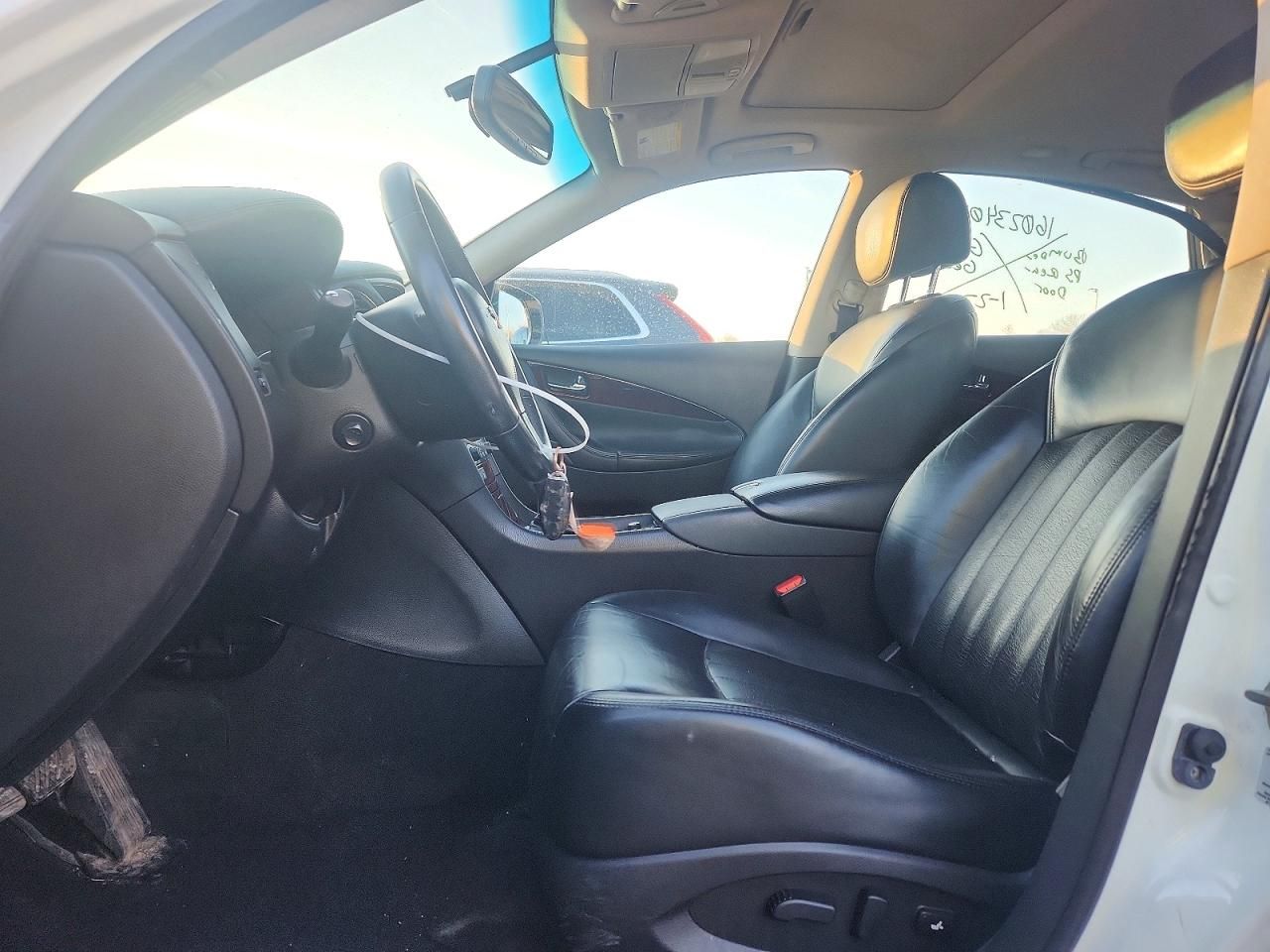 2016 Infinity Qx50 Base