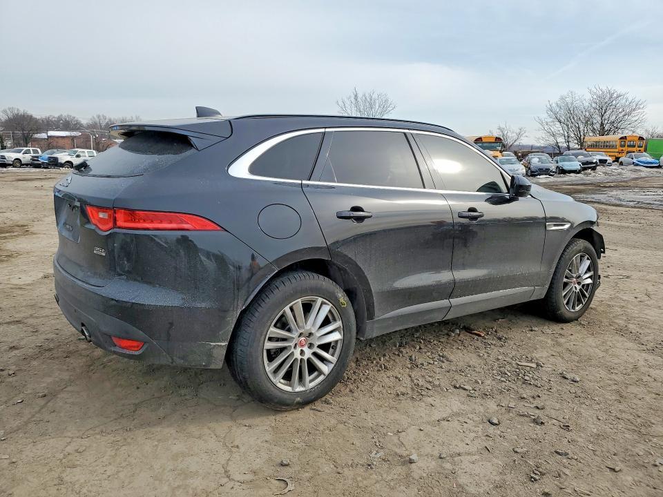 2017 Jaguar F-pace Prestige
