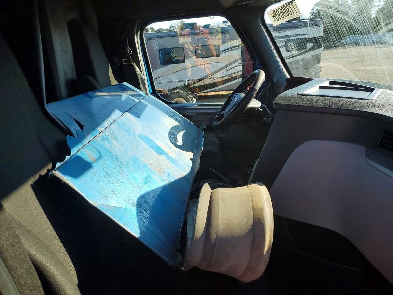 2021 Freightliner Cascadia 126 Semi Truck