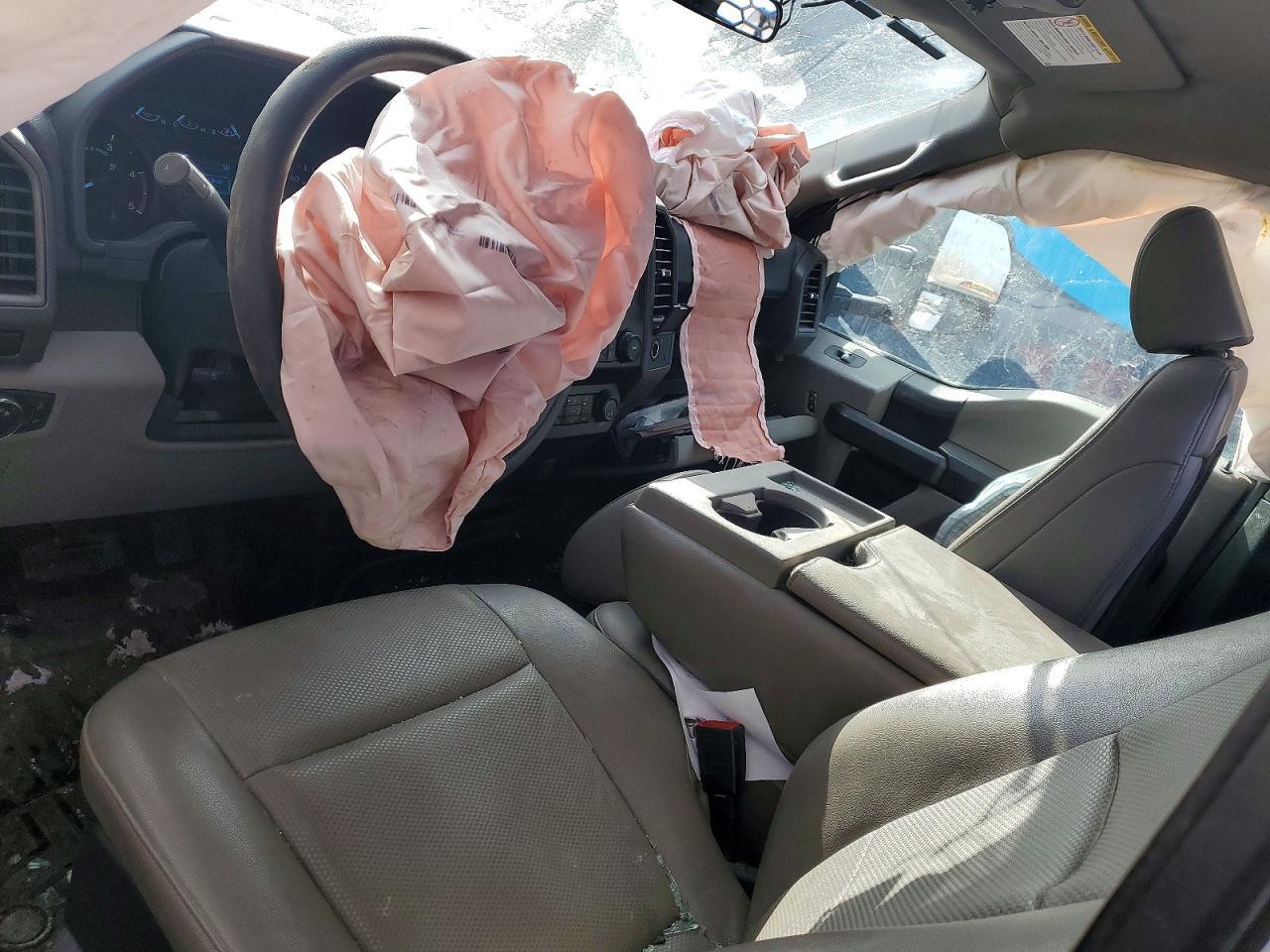 2022 Ford F550 Super Duty Flatbed Truck