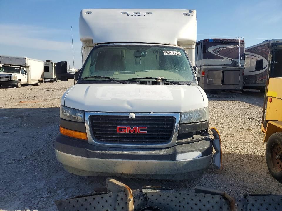 2023 GMC Savana Cutaway G3500