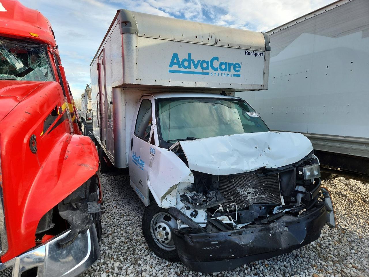 2021 Chevrolet Express BOX Truck