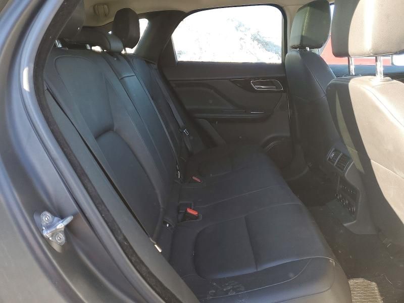 2018 Jaguar F-pace Premium