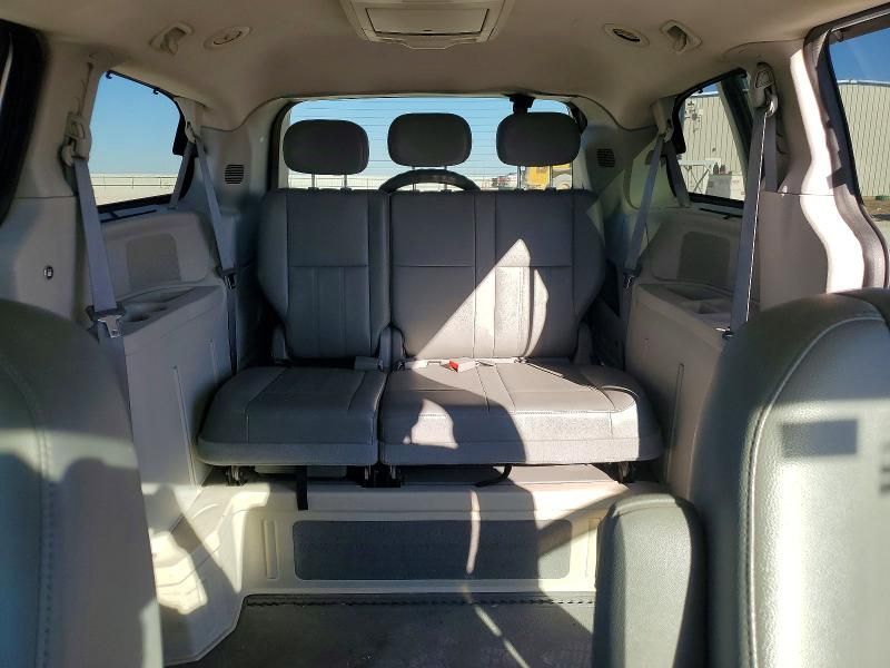 2010 Chrysler Town & Country Touring