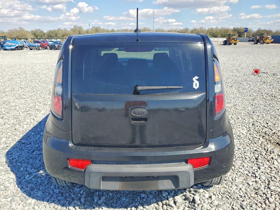 2011 KIA Soul +