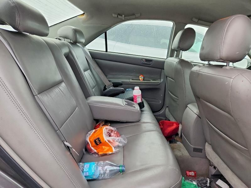 2004 Toyota Camry le