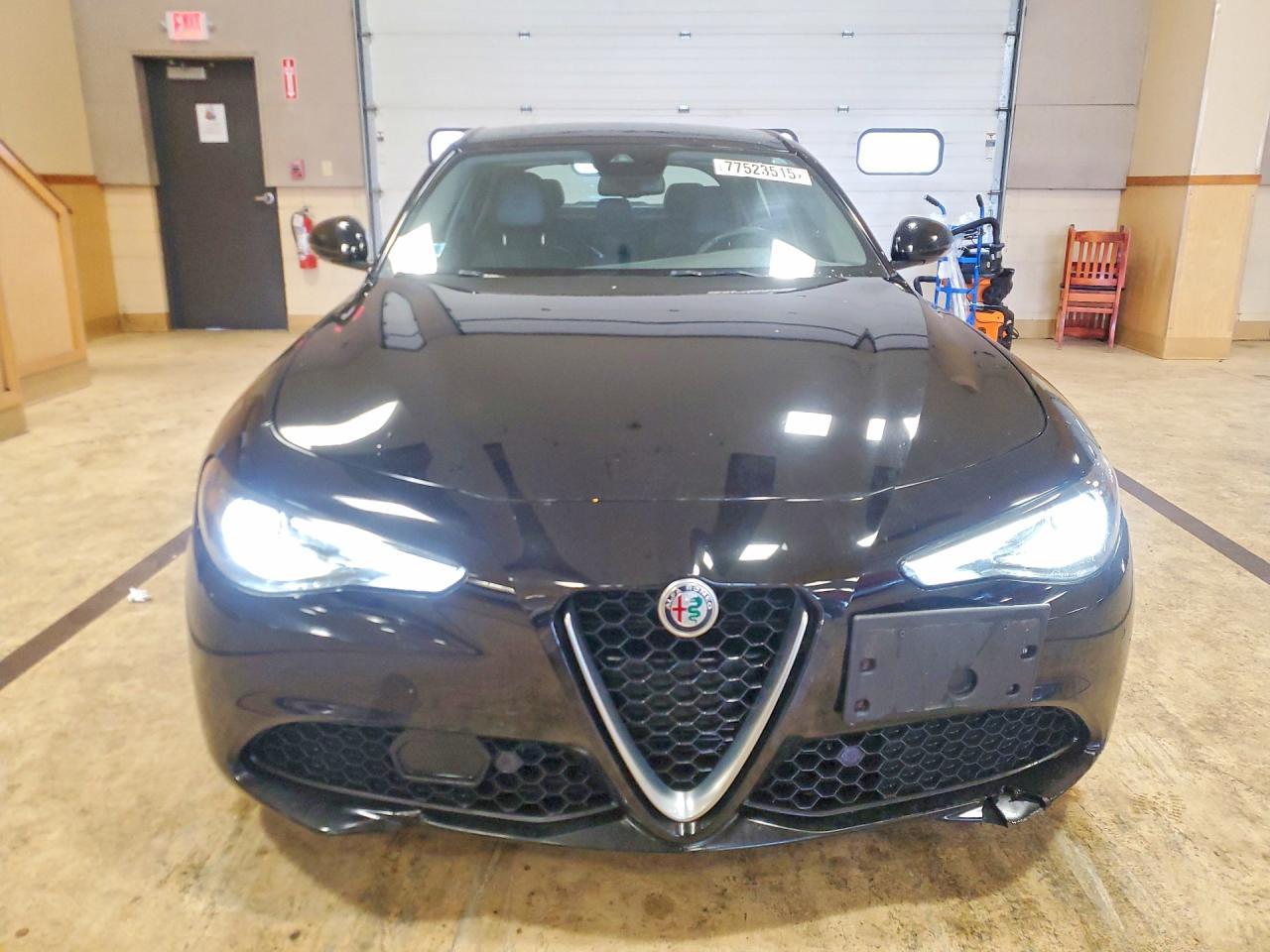 2018 Alfa Romeo Giulia ti Q4