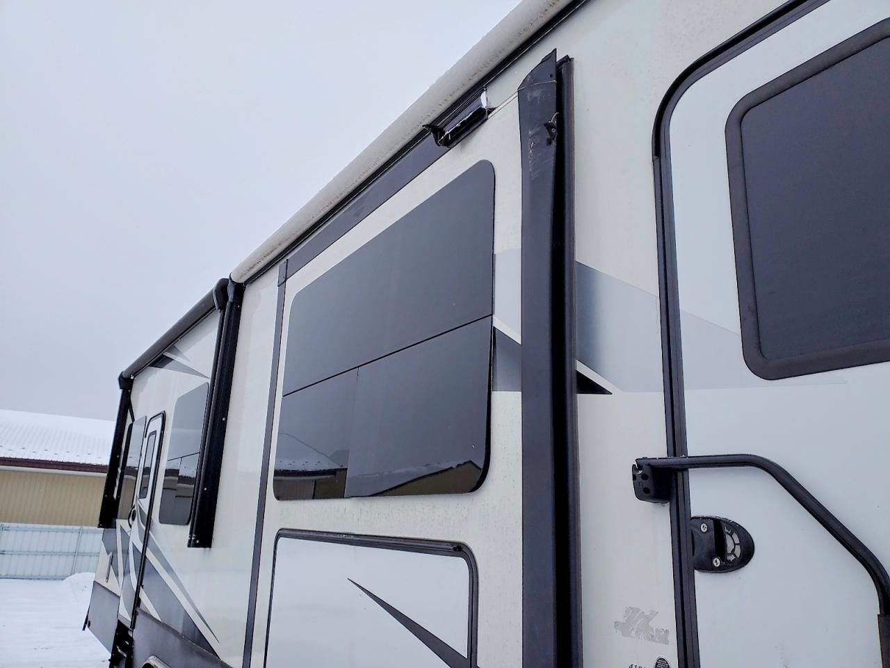 2021 Keystone 2021 Dutchman Voltage