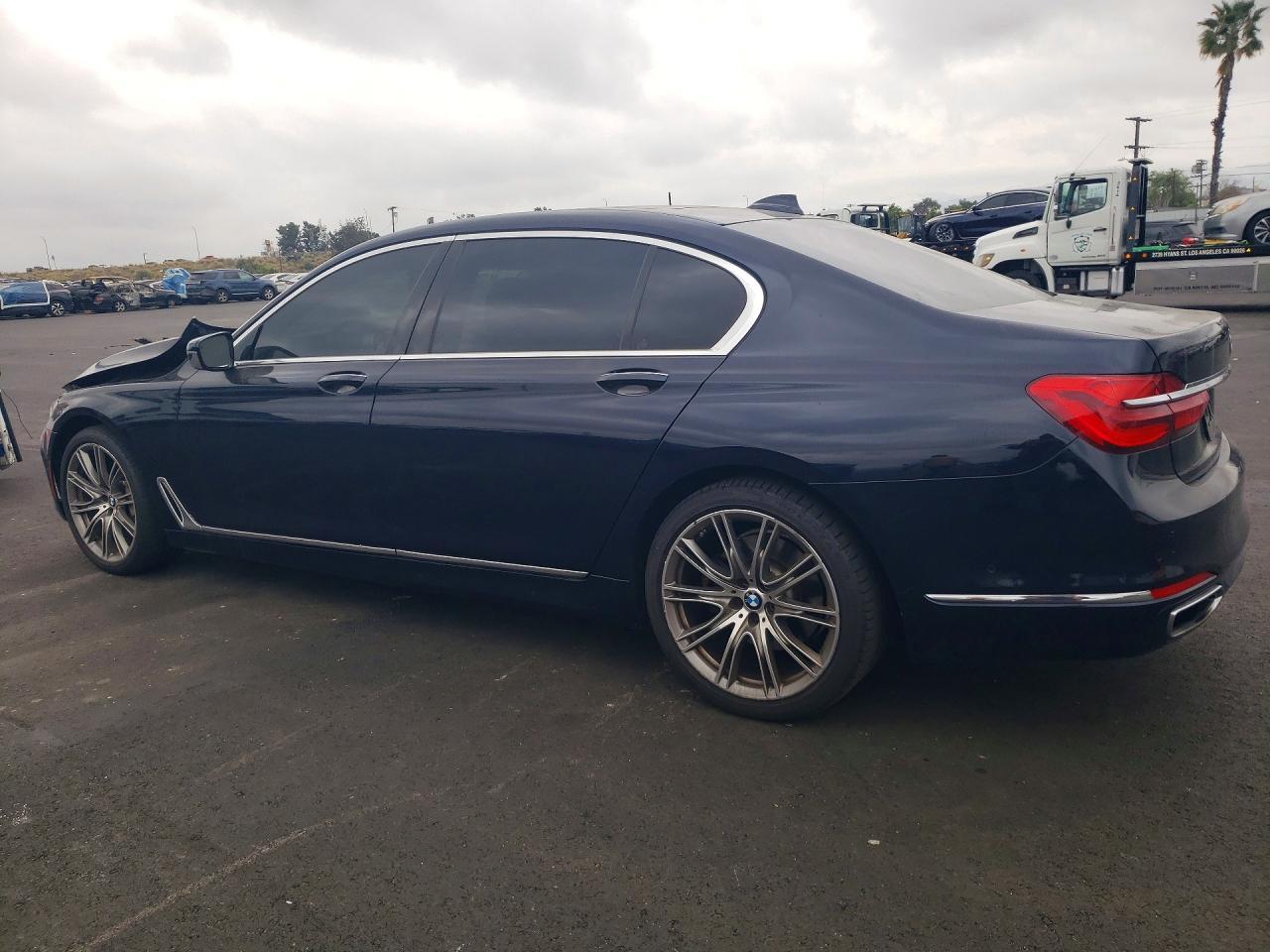 2016 BMW 750 i