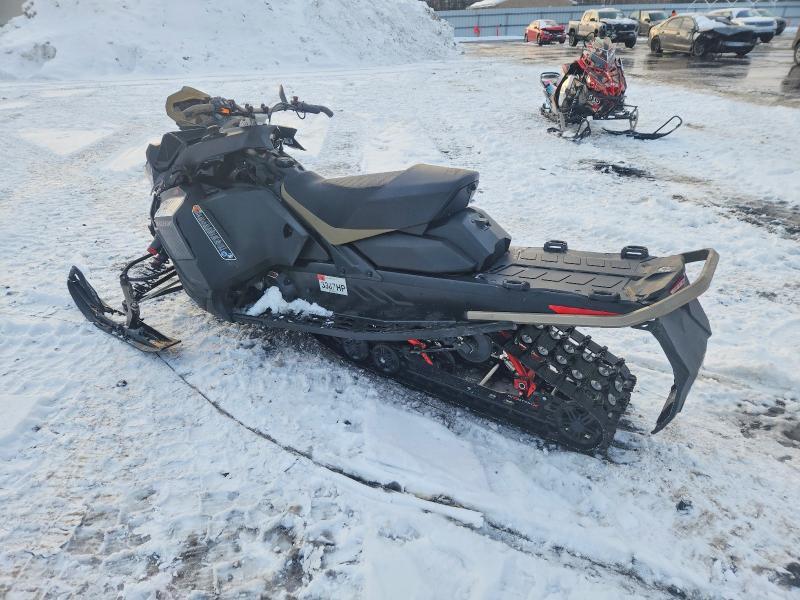 2022 Bombardier Snowmobile