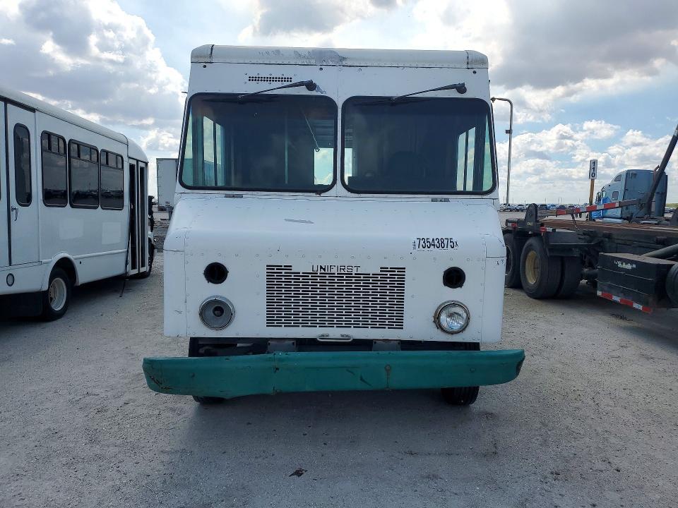 2009 Workhorse Custom Chassis W42 Delivery Truck