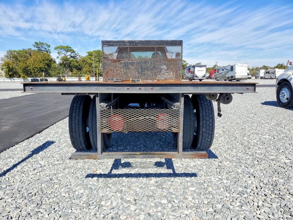 2013 Ford F650 Super Duty Flatbed Truck