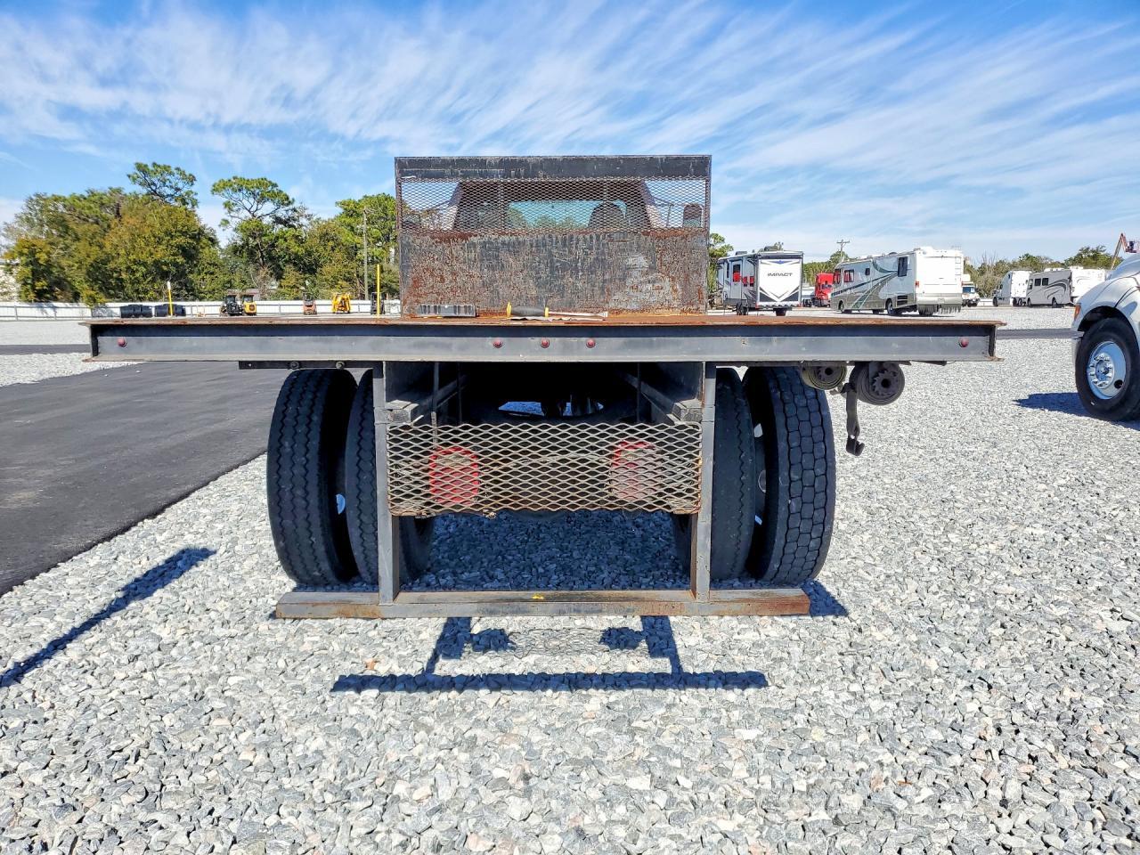 2013 Ford F650 Super Duty Flatbed Truck