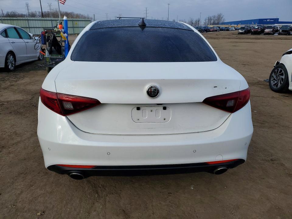 2017 Alfa Romeo Giulia ti Q4