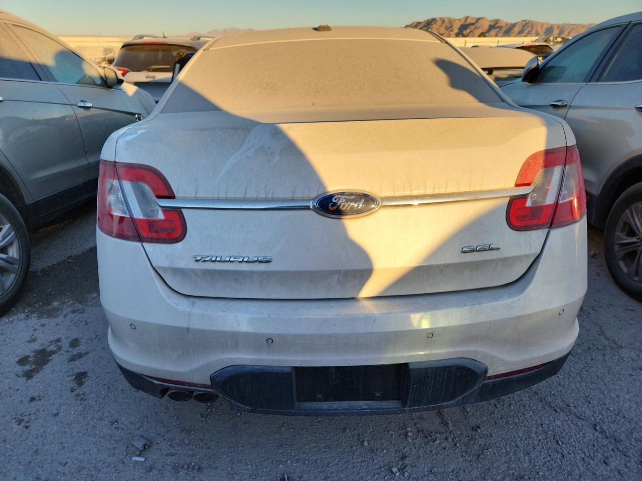 2011 Ford Taurus sel