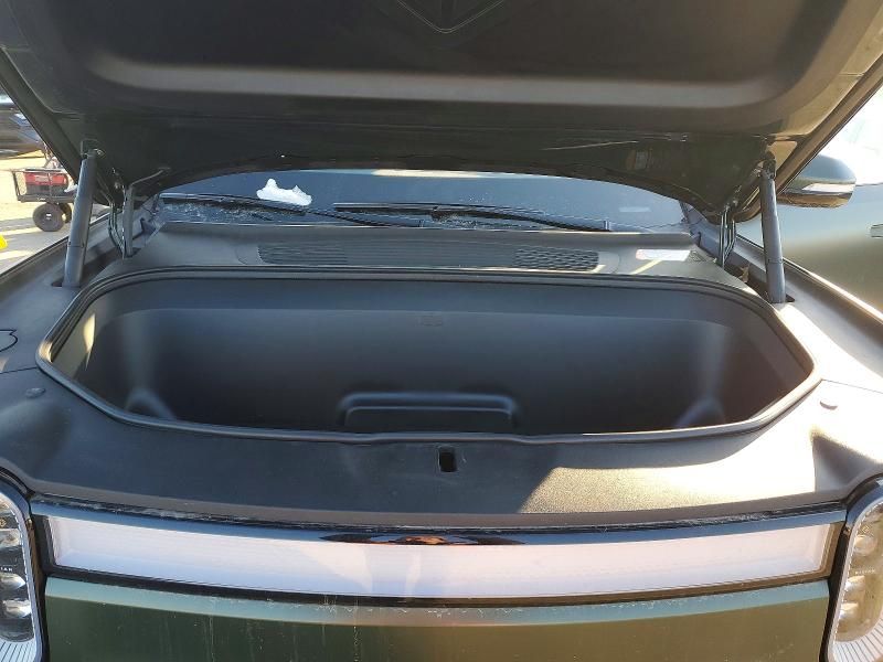 2024 Rivian R1S Adventure