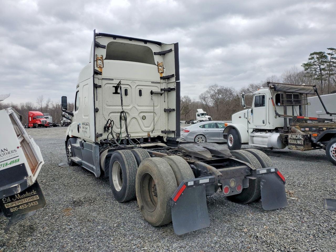 2019 Freigliner 2019 Freightliner Cascadia 116 Semi Truck
