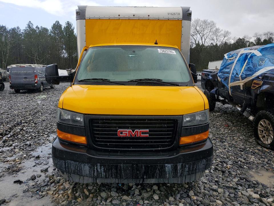 2023 GMC Savana BOX Truck