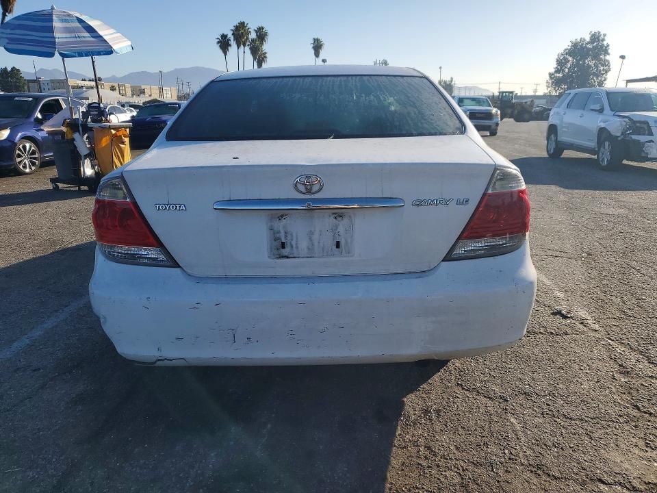 2005 Toyota Camry le