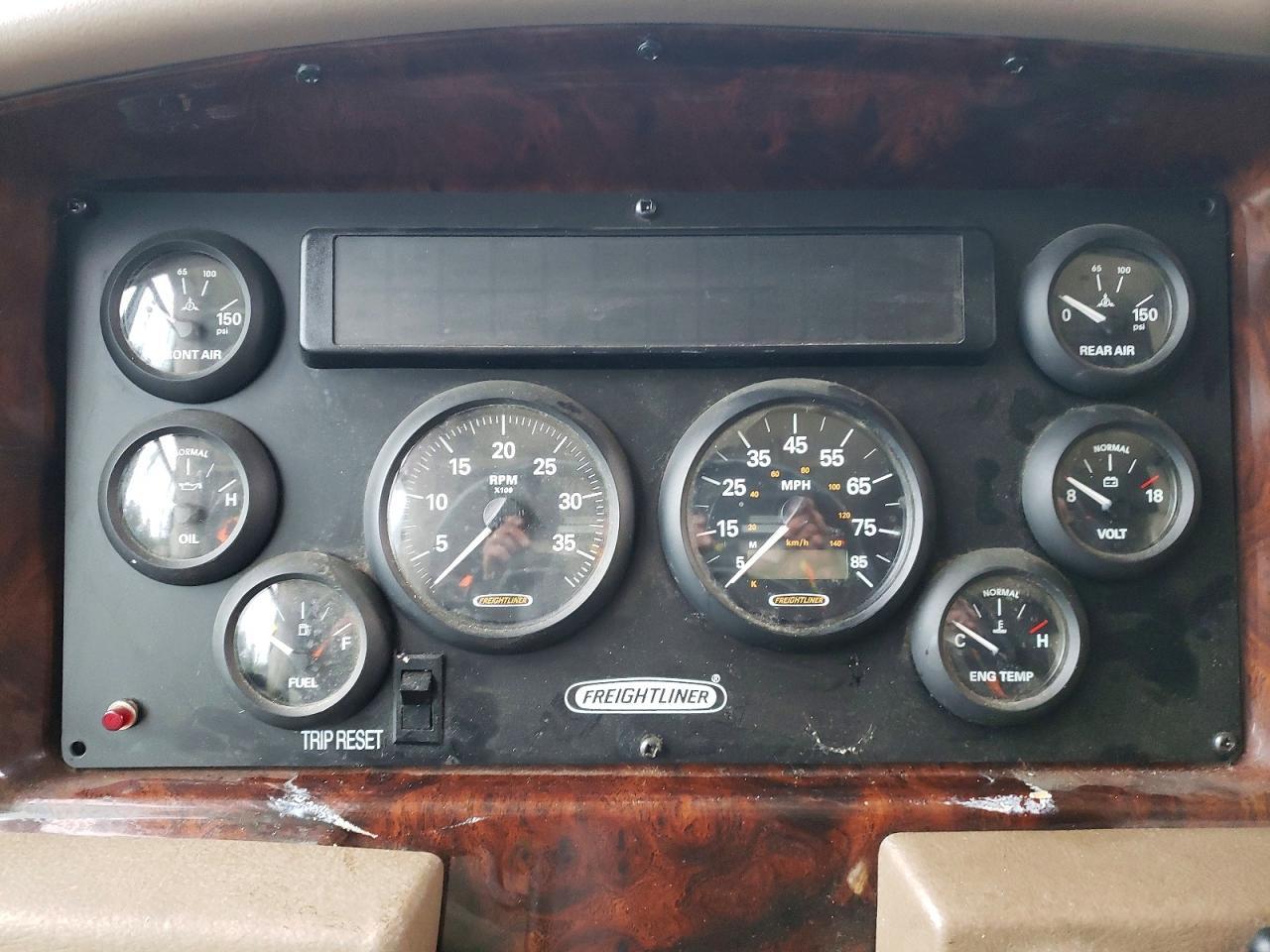 2003 Discovery 2003 Freightliner XC Chassis RV