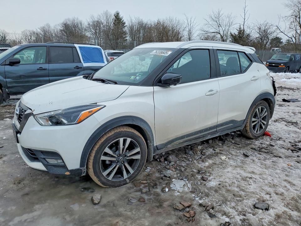 2020 Nissan Kicks sr
