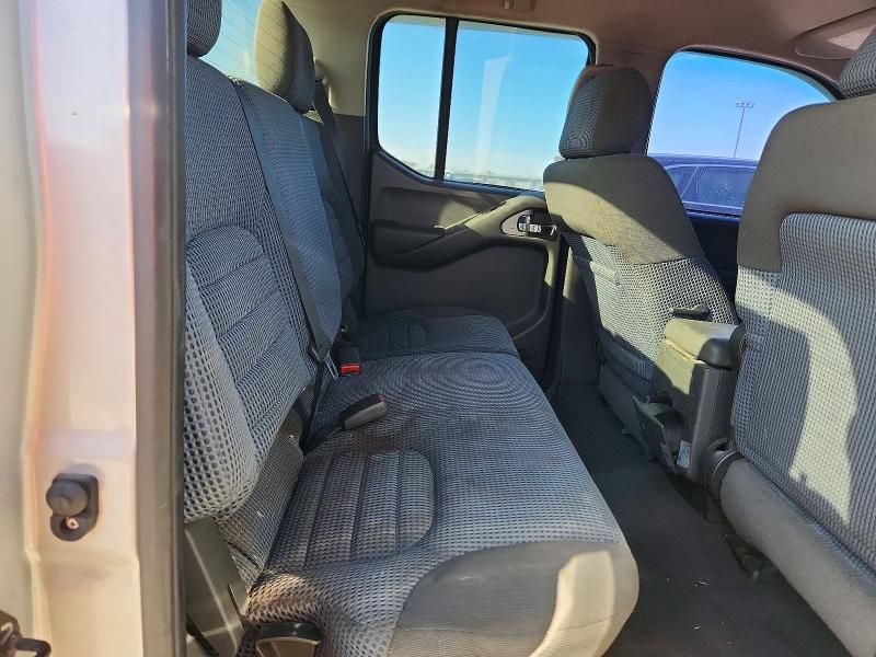 2008 Nissan Frontier Crew cab le