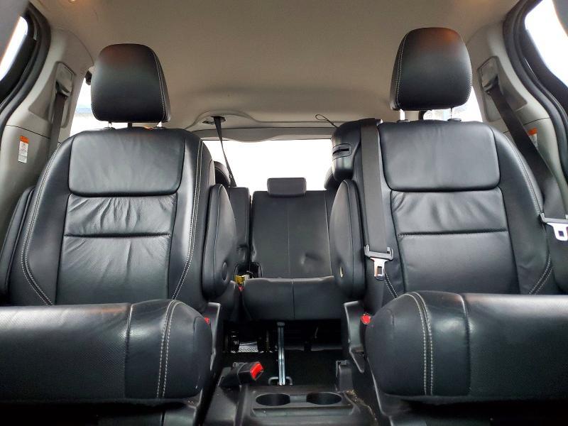 2016 Toyota Sienna se