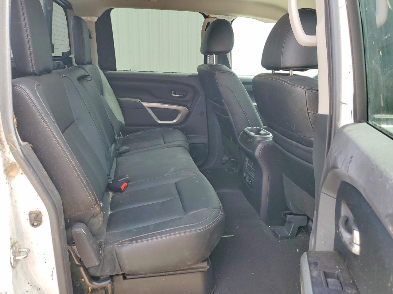 2019 Nissan Titan sv