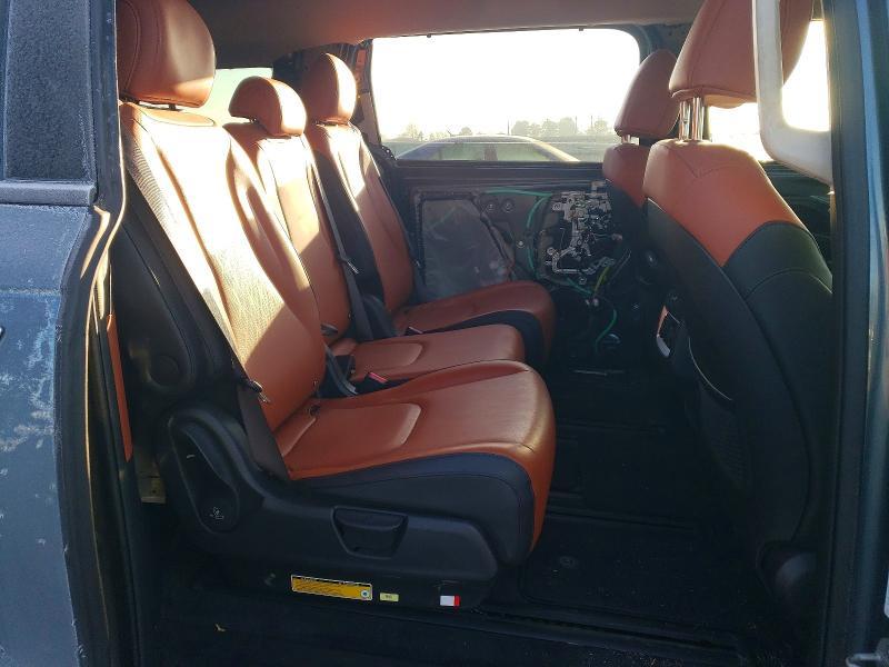 2023 KIA Carnival sx