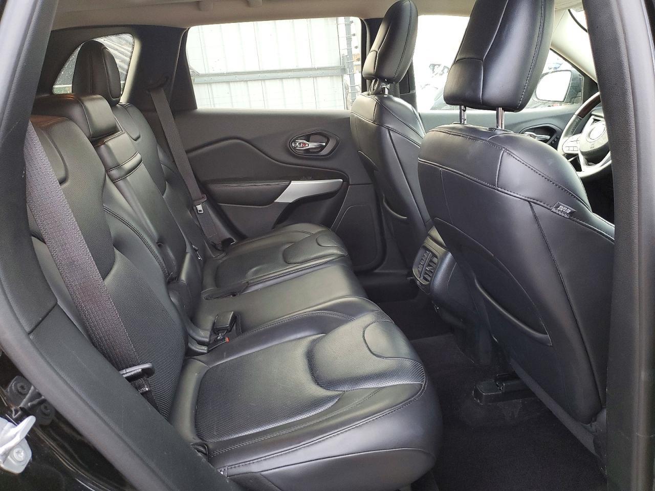 2017 Jeep Cherokee Overland