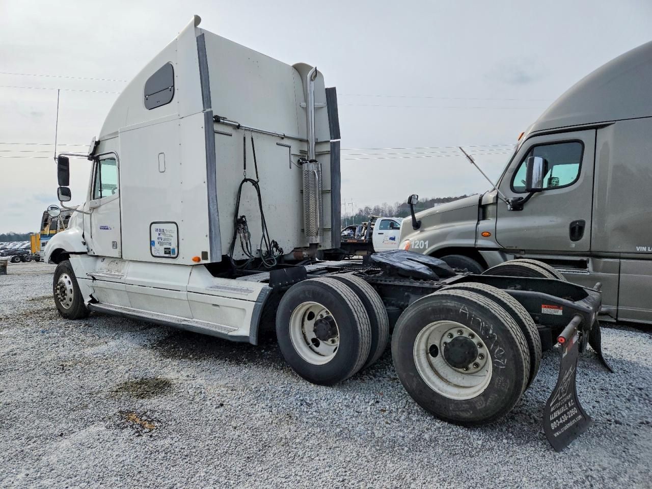2006 Freightliner Columbia 120 Semi Truck