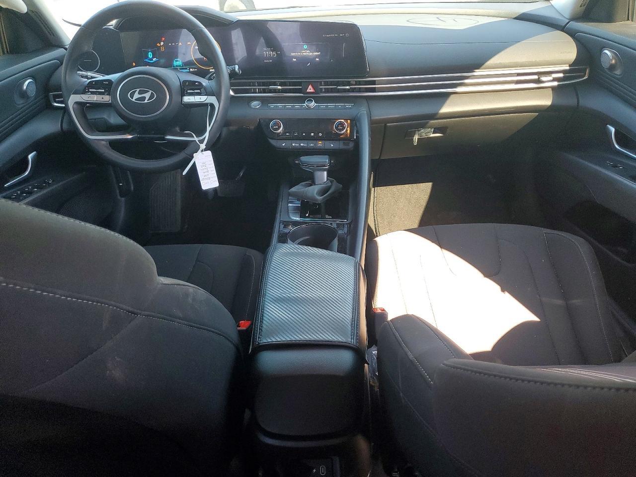 2025 Hyundai Elantra sel