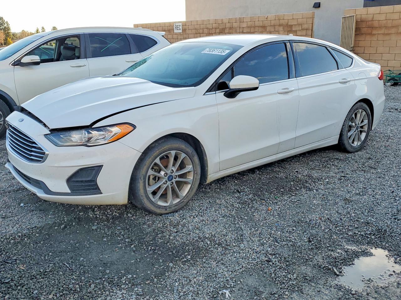 2019 Ford Fusion se