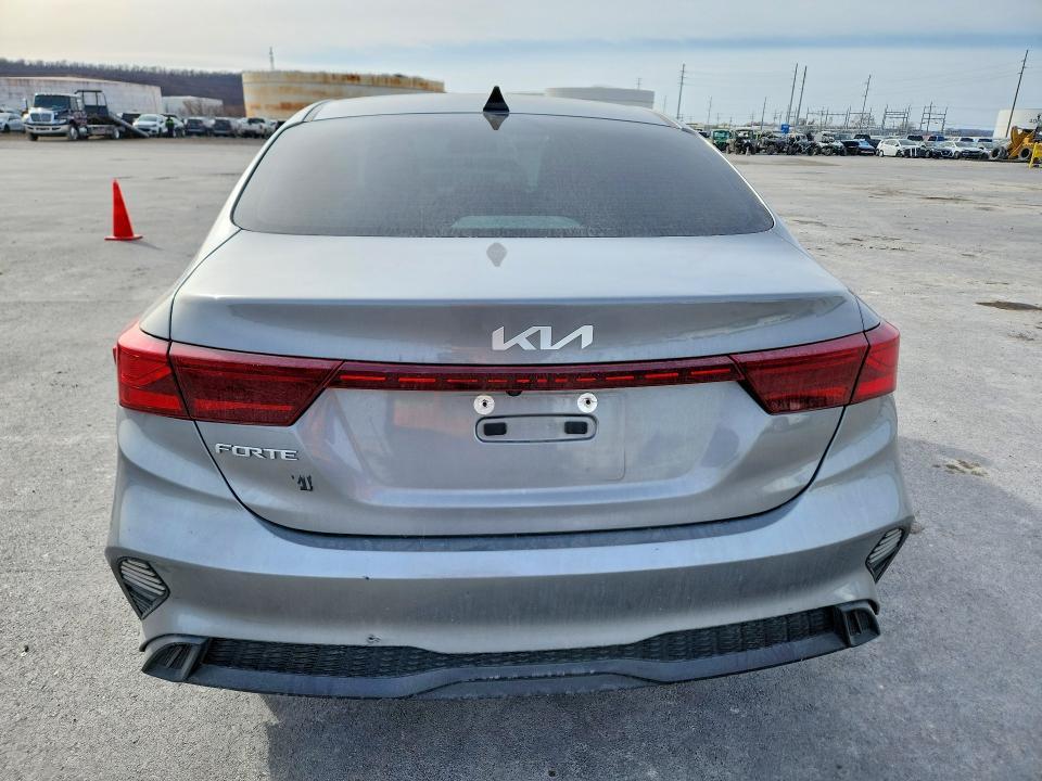 2022 KIA Forte lxs