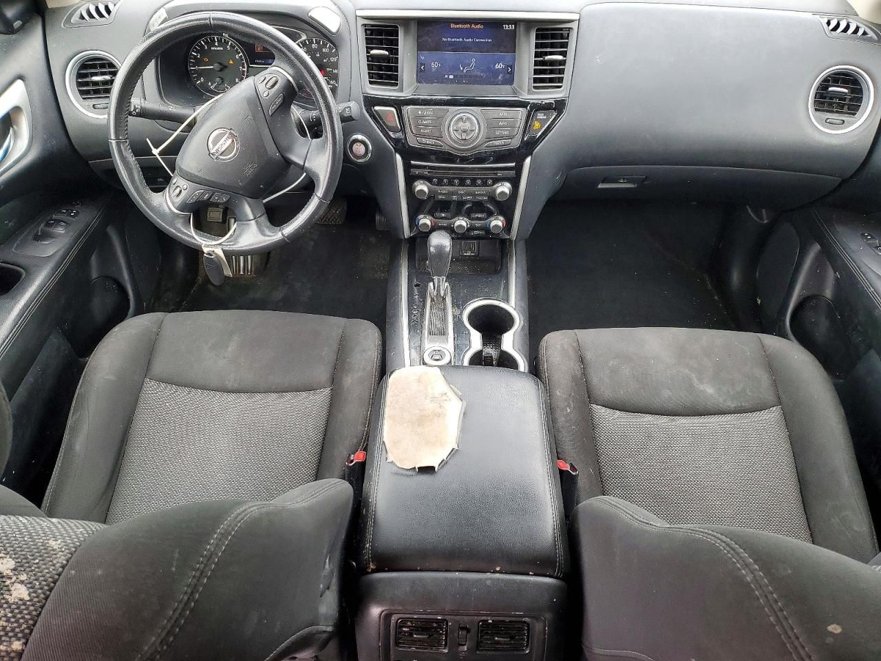 2020 Nissan Pathfinder sv