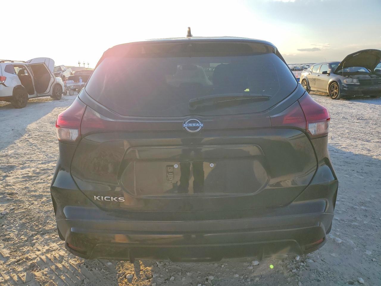 2025 Nissan Kicks Play s