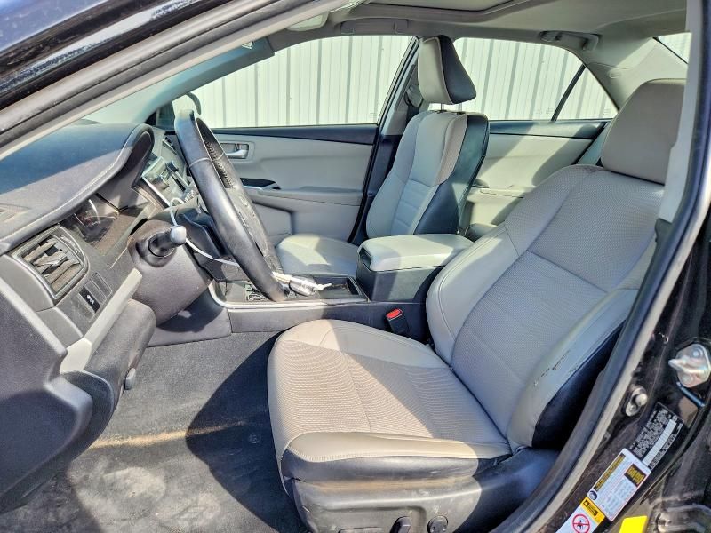 2016 Toyota Camry le