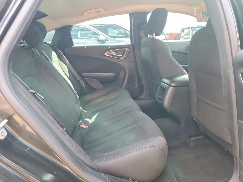 2016 Chrysler 200 lx