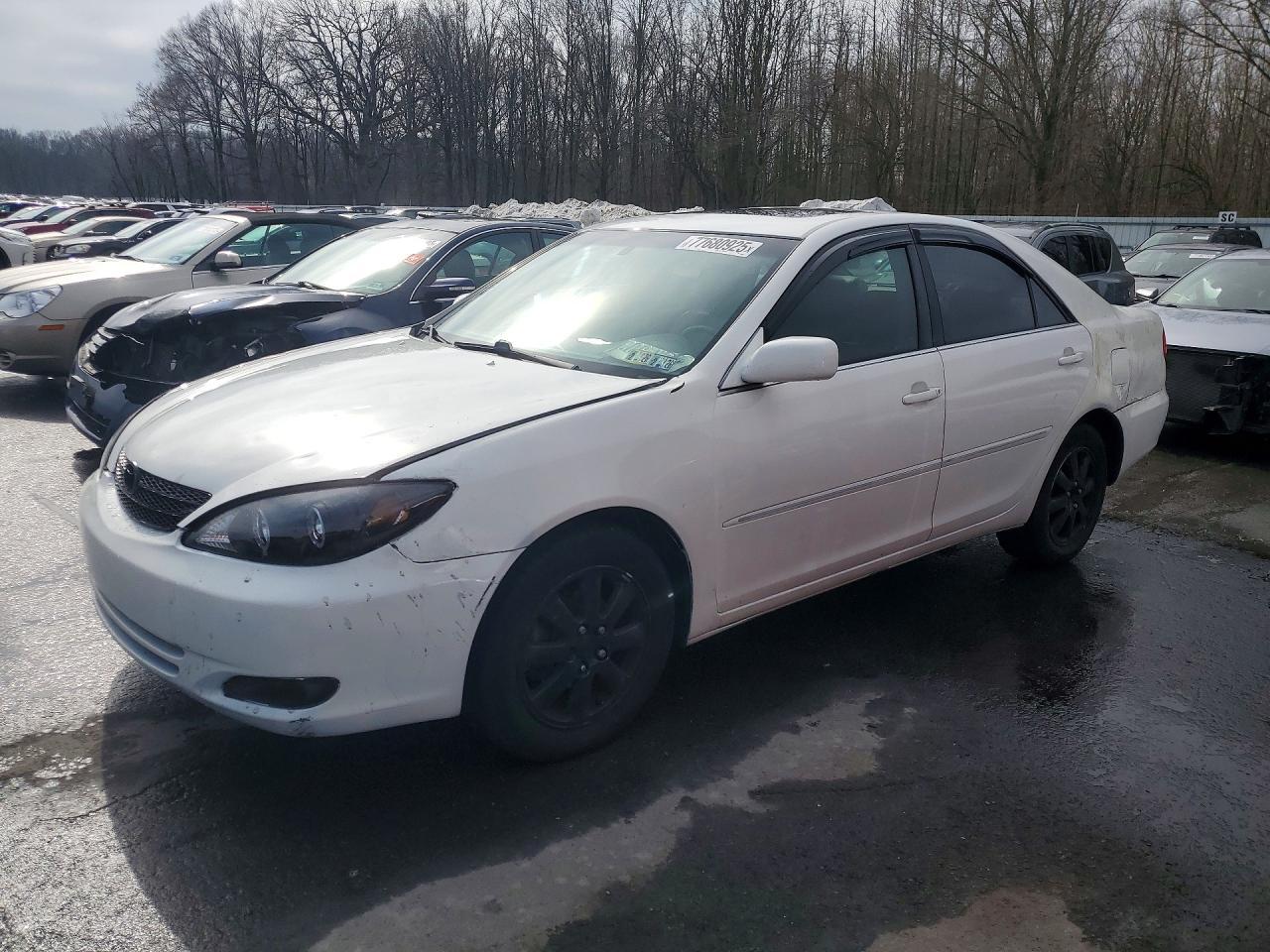 2004 Toyota Camry le