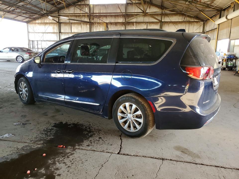 2017 Chrysler Pacifica Touring l