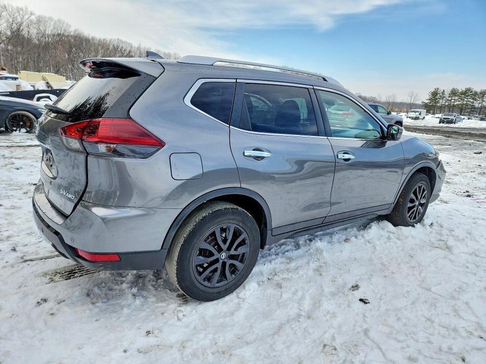 2020 Nissan Rogue sv