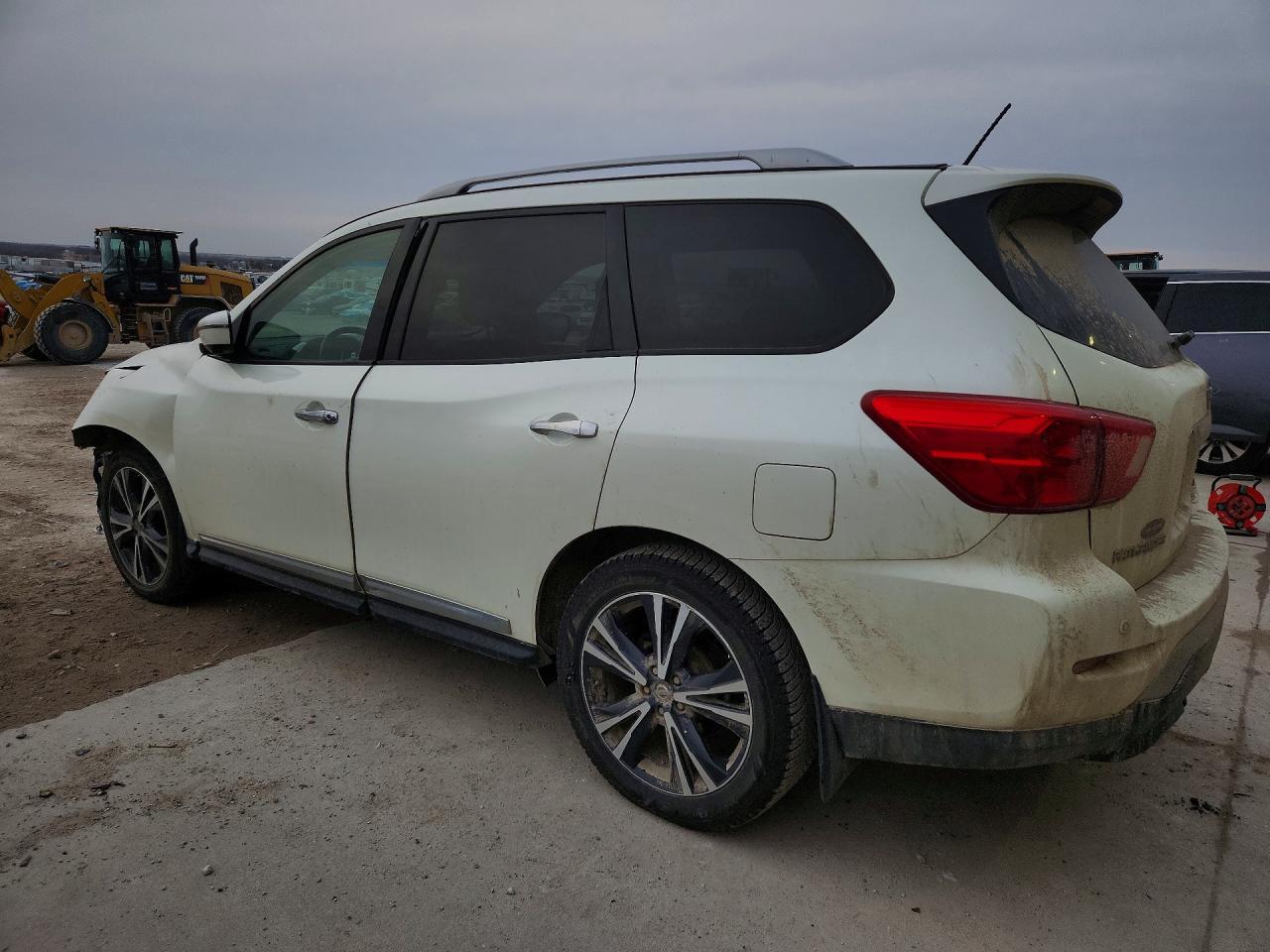 2018 Nissan Pathfinder s