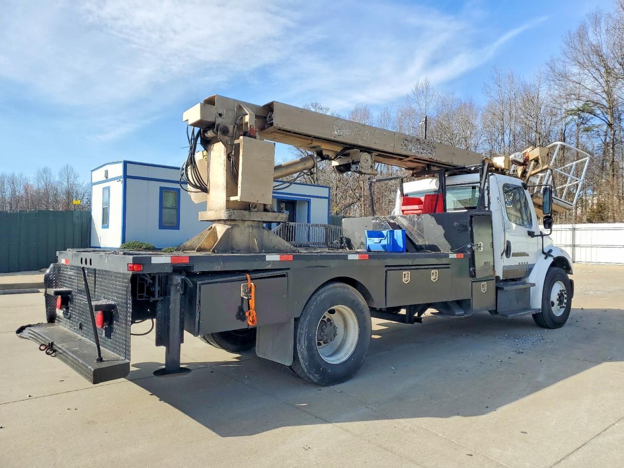 2015 Freigliner 2015 Freightliner Business Class M2 Cable Placer B