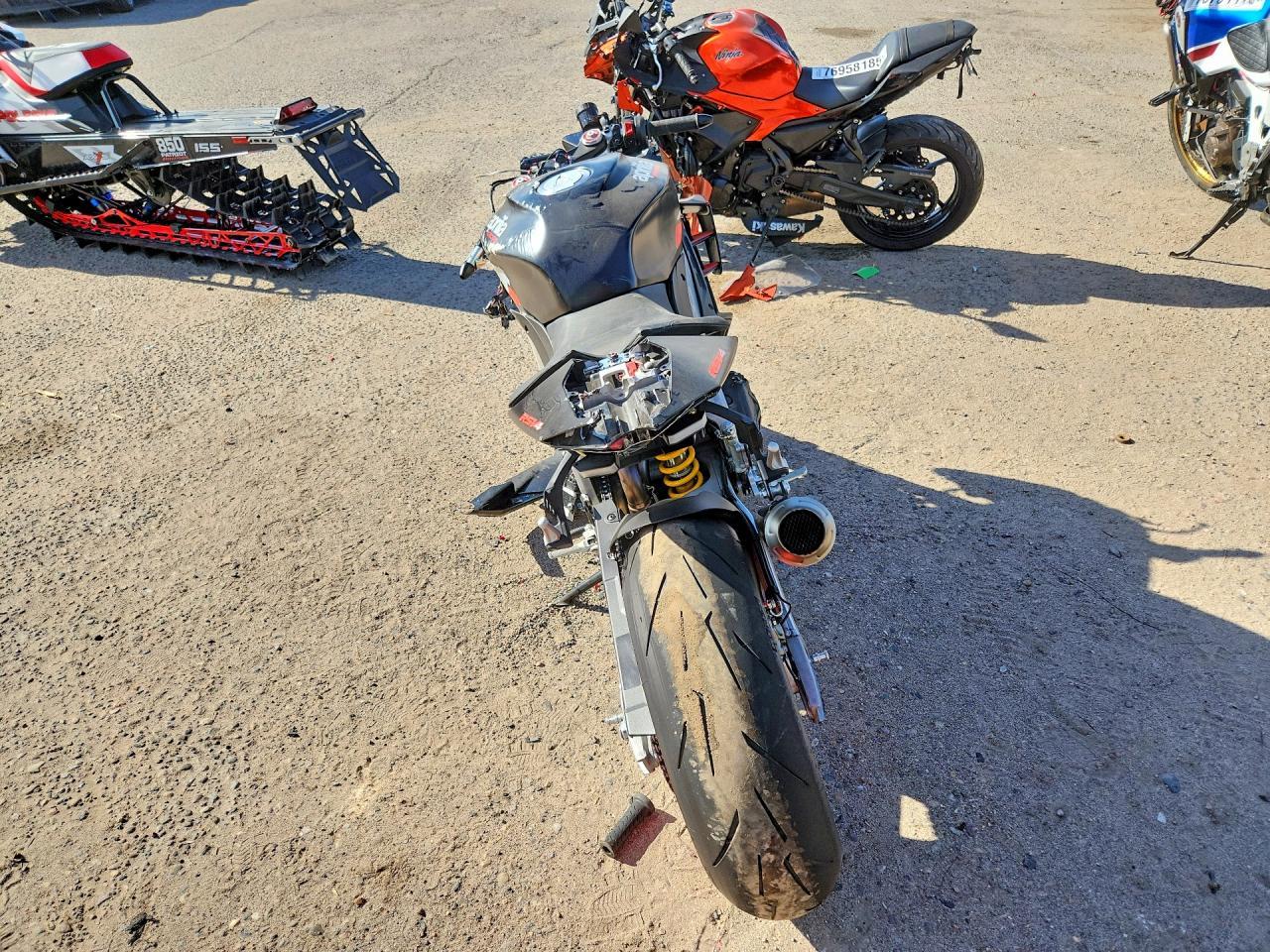 2024 Aprilia RSV4 1100